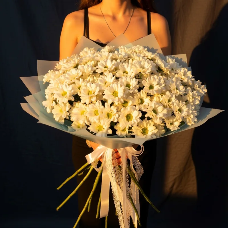 Букет из кустовой хризантемы "Ромашка" в упаковке, 15 шт